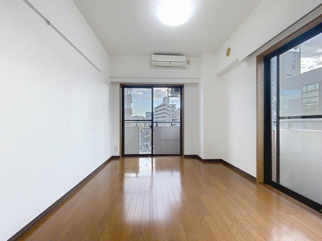 �y���ԁE���r���O�z�@