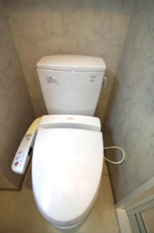 【トイレ】　温水洗浄便座トイレ
