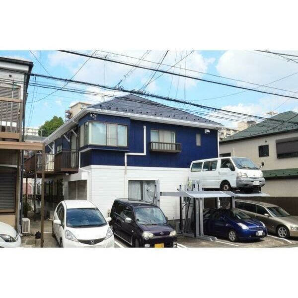【建物外観】　JR線「横浜」駅より徒歩圏内のアパートです。