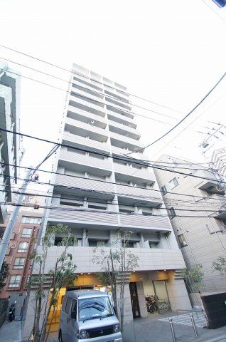 【建物外観】　川崎駅西口から徒歩５分の好立地マンションです。