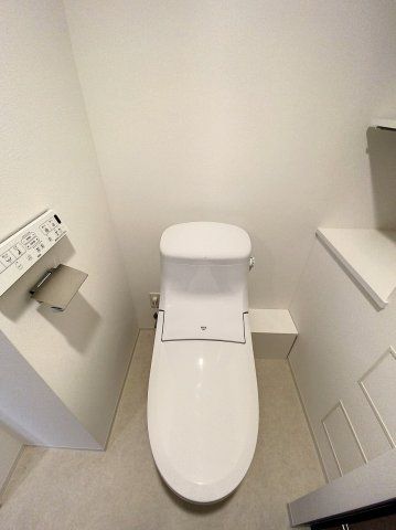 【トイレ】　バストイレ別です
