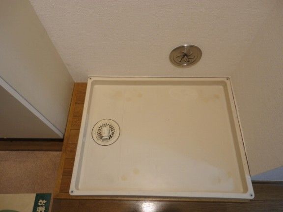 【その他部屋・スペース】　「防水パン付きの室内洗濯機置場」