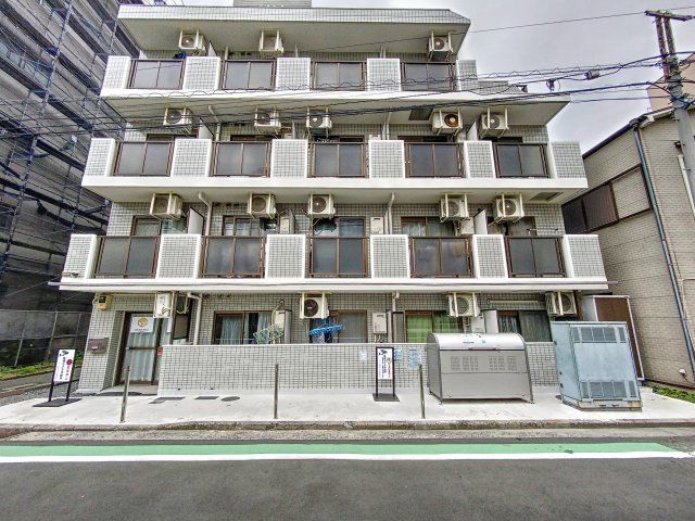 【建物外観】　横浜駅徒歩圏内の分譲賃貸マンションです。