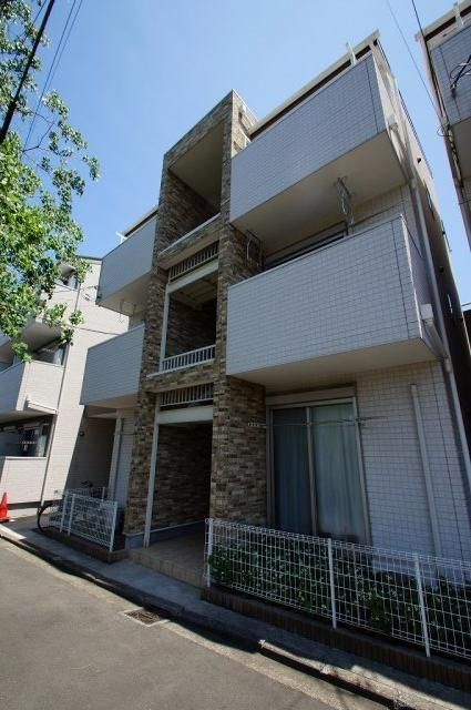 【建物外観】　「西横浜駅徒歩4分のアパートです」