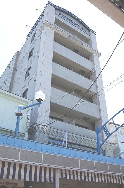 【建物外観】　子安駅徒歩3分のマンションです。
