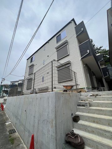【建物外観】　駅徒歩9分の新築アパート