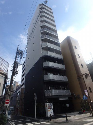 【建物外観】　京急川崎駅徒歩４分・JR川崎駅徒歩６分の駅近マンションです。