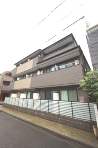 【建物外観】　京急本線「糀谷駅」徒歩8分のアパートです。