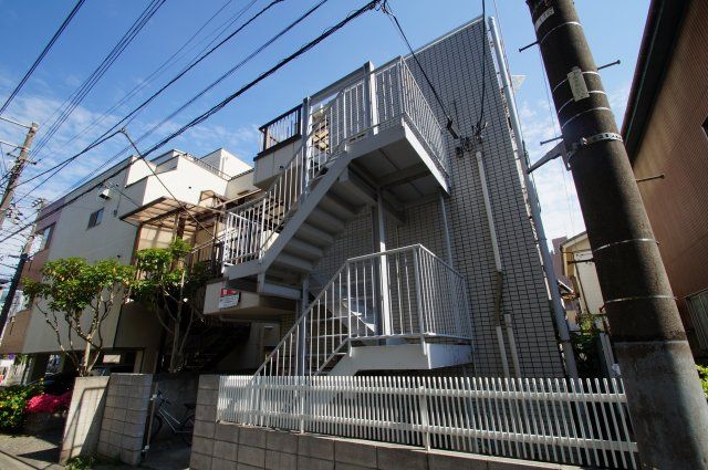 【建物外観】　京浜東北線「川崎駅」徒歩10分のマンションです。