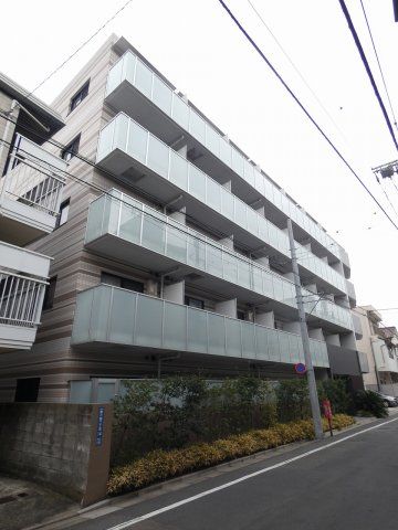 【建物外観】　京浜急行線「雑色駅」徒歩9分の分譲賃貸マンションです。