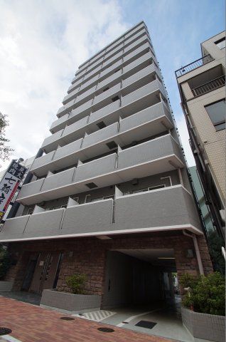 【建物外観】　京急蒲田駅徒歩7分の駅近マンションです。