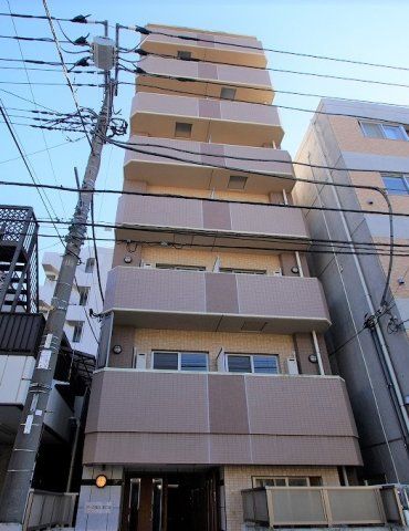 【建物外観】　東神奈川駅徒歩5分のマンションです。
