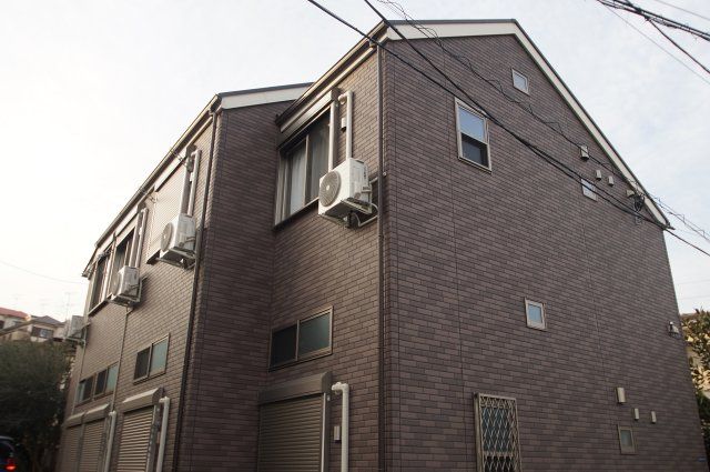 【建物外観】　人気の東急東横沿線のアパートです。