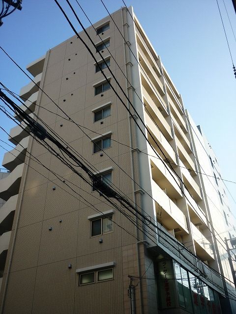 【建物外観】　JR京浜東北線「鶴見」駅より徒歩3分の駅近マンションです。