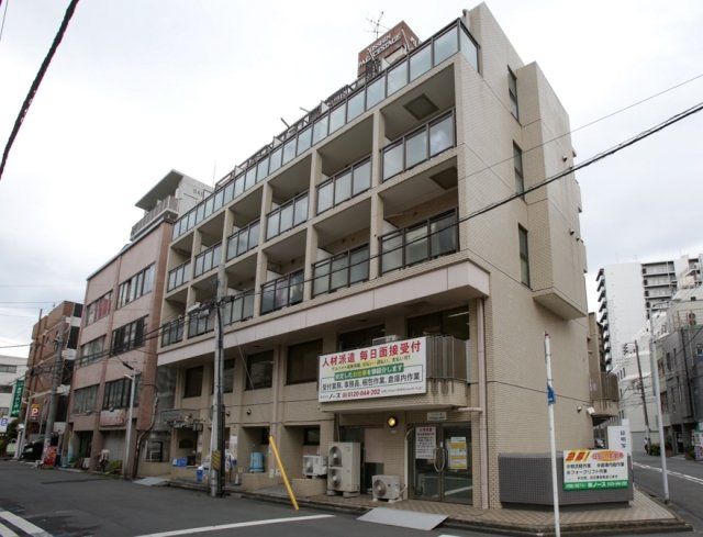 【建物外観】　JR京浜東北線「川崎駅」徒歩８分の分譲マンションです。