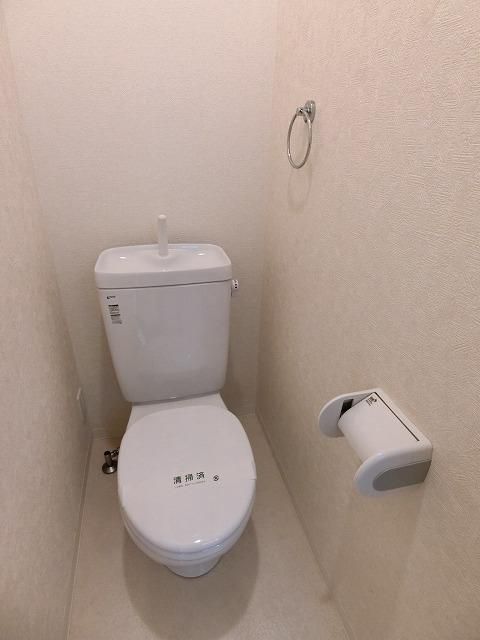 【トイレ】　個室タイプのトイレ