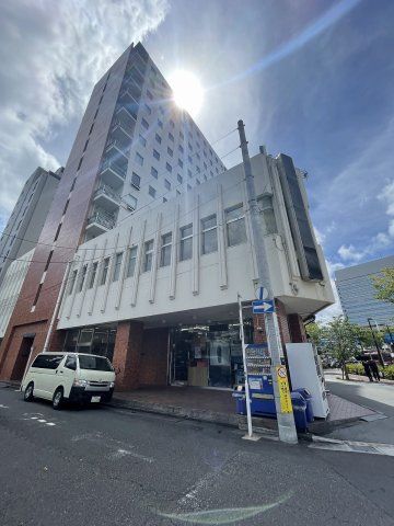 【建物外観】　川崎駅徒歩3分のエキチカマンションです。