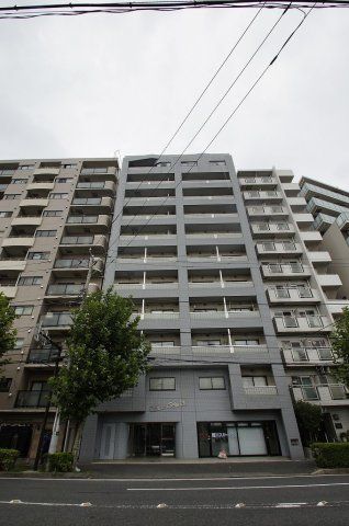 【建物外観】　JR京浜東北線「鶴見駅」徒歩９分のマンションです。