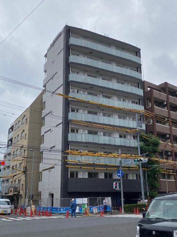 【建物外観】　横浜駅徒歩圏内のマンションです。