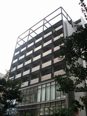 【建物外観】　JR川崎駅徒歩４分の駅近マンションです。