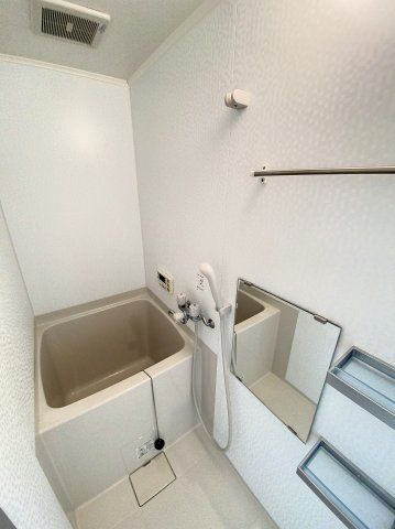 【バス】　バスルーム