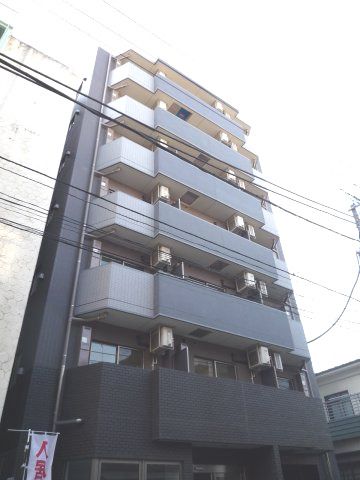 【建物外観】　弘明寺駅徒歩2分のマンションです。
