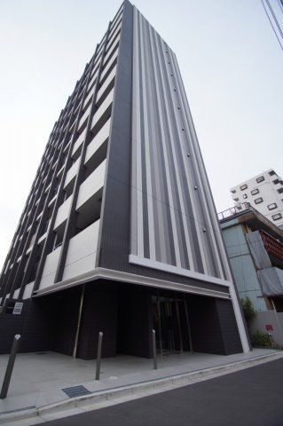 【建物外観】　川崎駅徒歩10分の分譲マンションです。