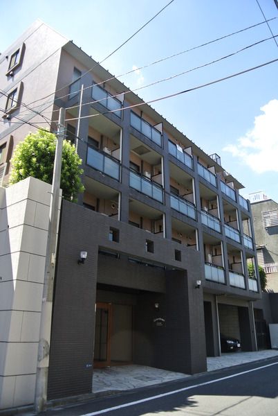 【建物外観】　「雪が谷大塚」駅より徒歩6分のマンションです