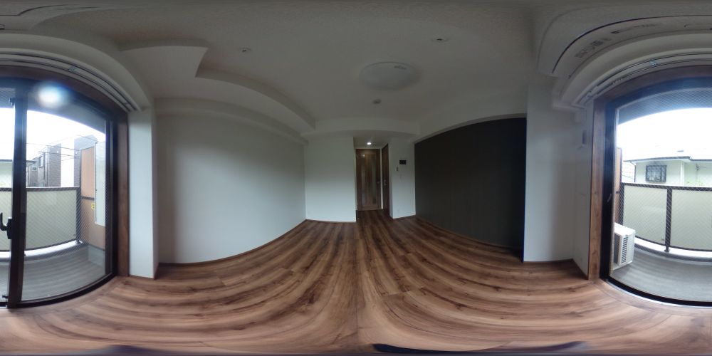 ���r���O