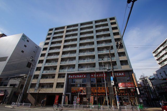 【建物外観】　JR桜木町駅徒歩4分の分譲賃貸マンションです。