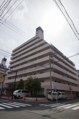 【建物外観】　横浜駅徒歩圏内の分譲賃貸マンション