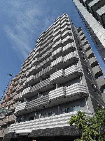 【建物外観】　京浜急行本線「平和島」駅より徒歩4分の分譲賃貸マンションです