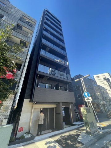 【建物外観】　東海道線「川崎駅」徒歩3分のマンションです。