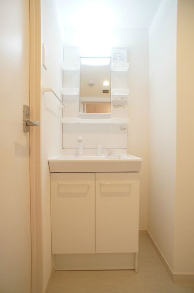 【洗面所】　あると便利な独立洗面台