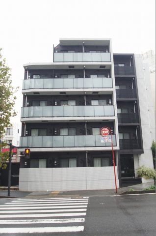 【建物外観】　京浜東北「鶴見駅」徒歩9分のエキチカマンションです。