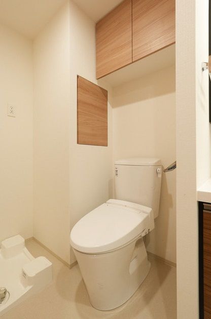【トイレ】　温水洗浄便座つきトイレ 