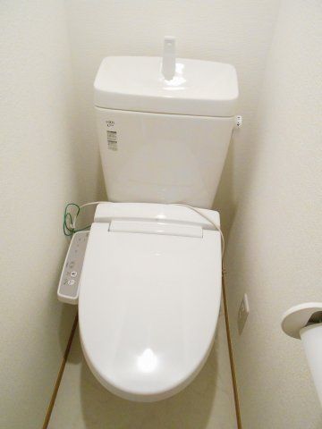 【トイレ】　「ウォシュレット付きのトイレ」