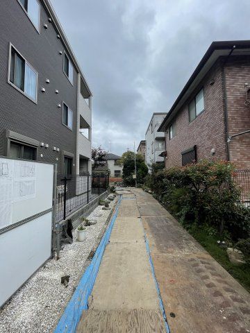 【その他】　2023年2月完成予定の東急東横線「新丸子駅」徒歩12分の新築アパートです。