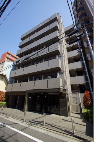 【建物外観】　JR蒲田駅から徒歩９分の分譲賃貸マンションです。