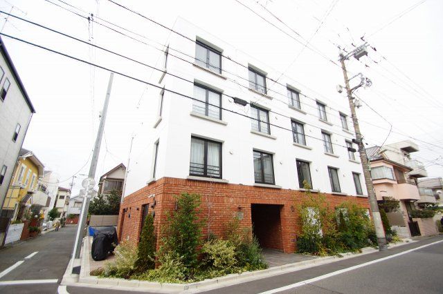 【建物外観】　JR蒲田駅から徒歩１０分のお洒落なマンションです。