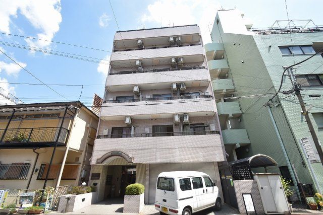 【建物外観】　横浜駅徒歩圏内のマンションです