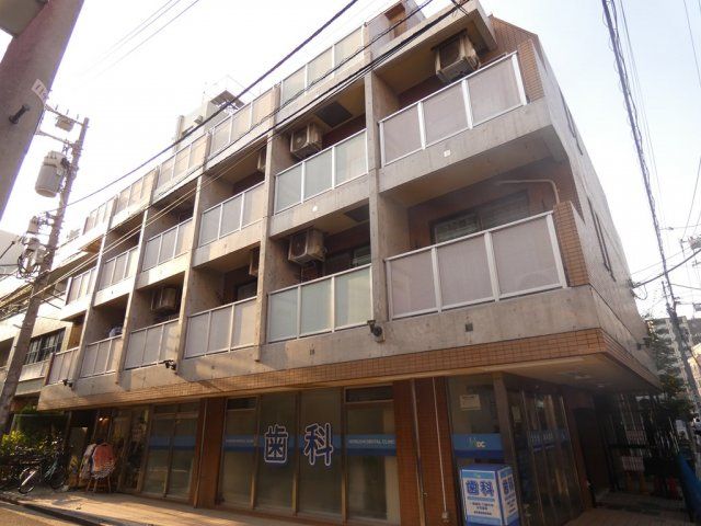 【建物外観】　JR京浜東北線「鶴見」駅より徒歩2分の駅近マンションです。