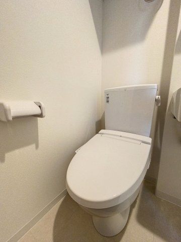【トイレ】　温水洗浄便座付トイレ