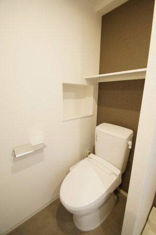 【トイレ】　「温水洗浄便座つきトイレ」 