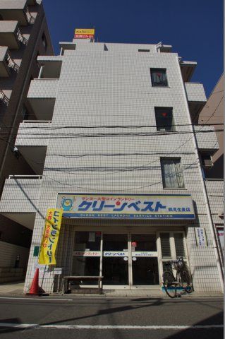 【建物外観】　京急本線「花月総持寺駅」徒歩4分のマンションです。