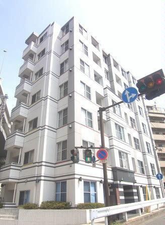 【建物外観】　石川町駅徒歩7分のマンションです。