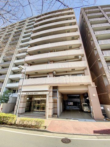 【建物外観】　新横浜駅徒歩9分の分譲賃貸マンションです。
