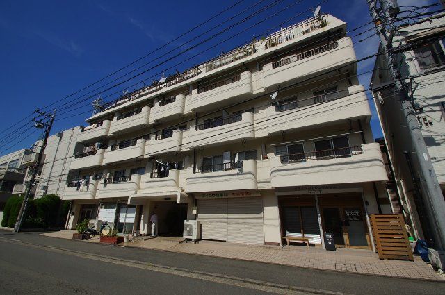 【建物外観】　東海道線「川崎駅」徒歩8分のマンションです。