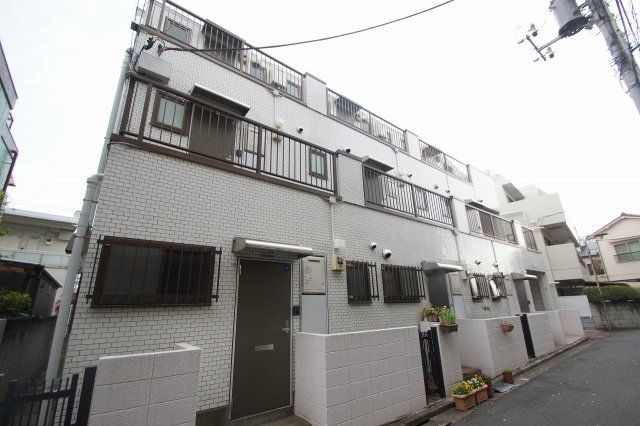 【建物外観】　東急多摩川線「武藏新田」駅徒歩5分のマンションです。