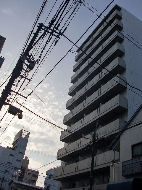 【建物外観】　JR川崎駅徒歩８分のお洒落なマンションですよ。